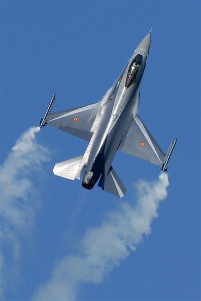 Belgian Air Force F-16 display.jpg